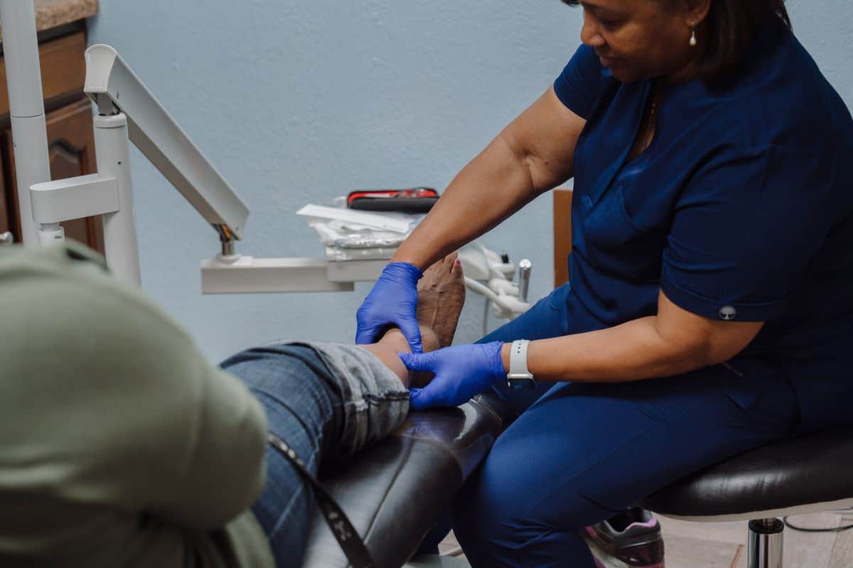 daily foot inspection tips for diabetics